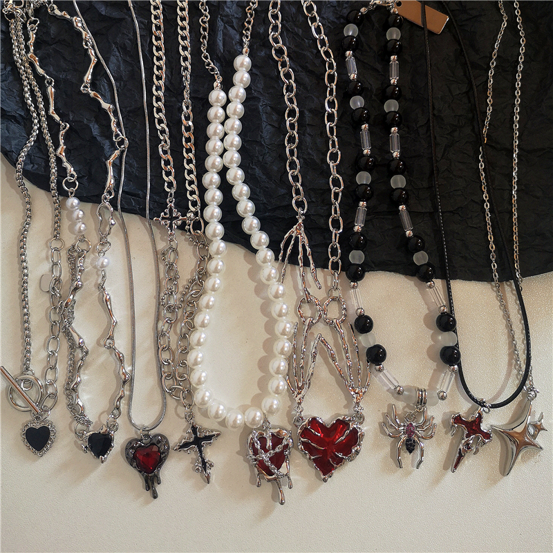 Women'S Accessories In The 90S - Gothic Vintage Y2K Red Glass Heart