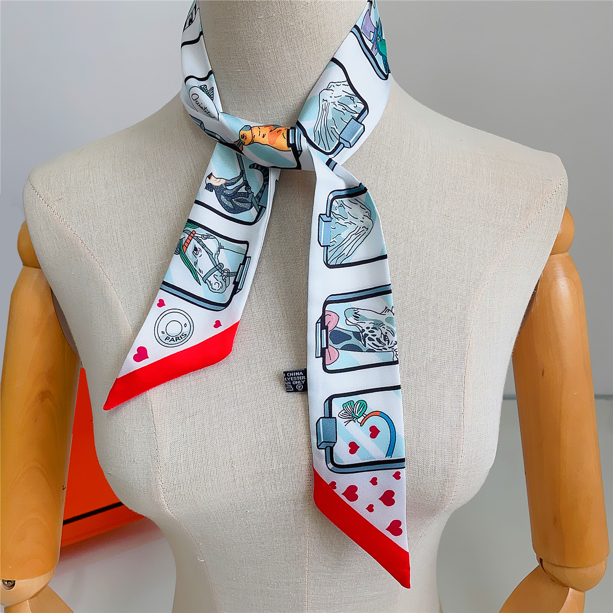 Brand Design Twill 100% Silk S - Women Accessories Brands avis et prix