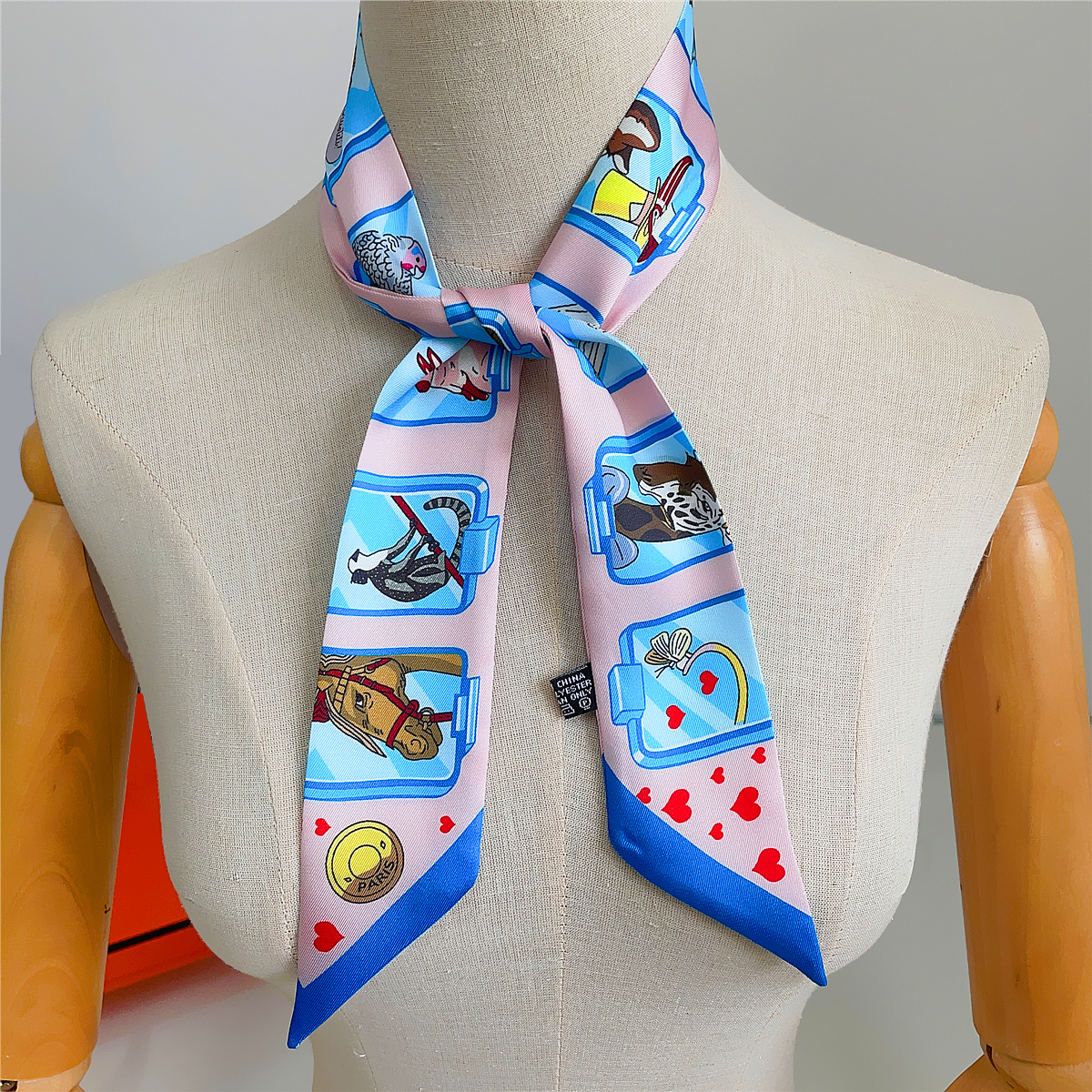 Brand Design Twill 100% Silk S - Women Accessories Brands avis et prix