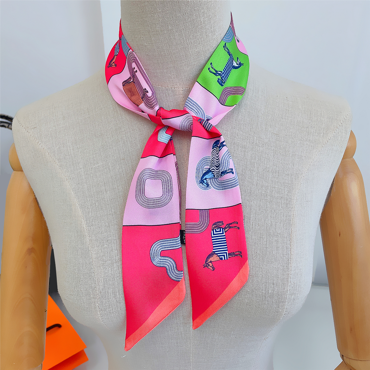 Brand Design Lattice Horse Sca - Women Accessories Brands avis et prix
