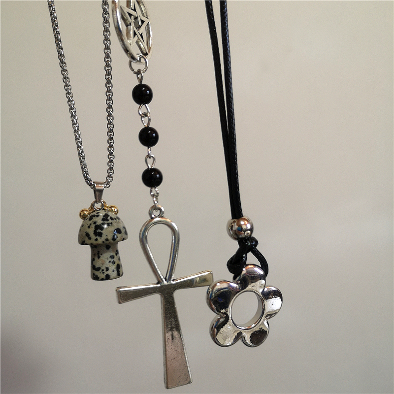 Gothic Punk Stone Mushroom Flo - Women'S Accessories In The 90S avis et prix