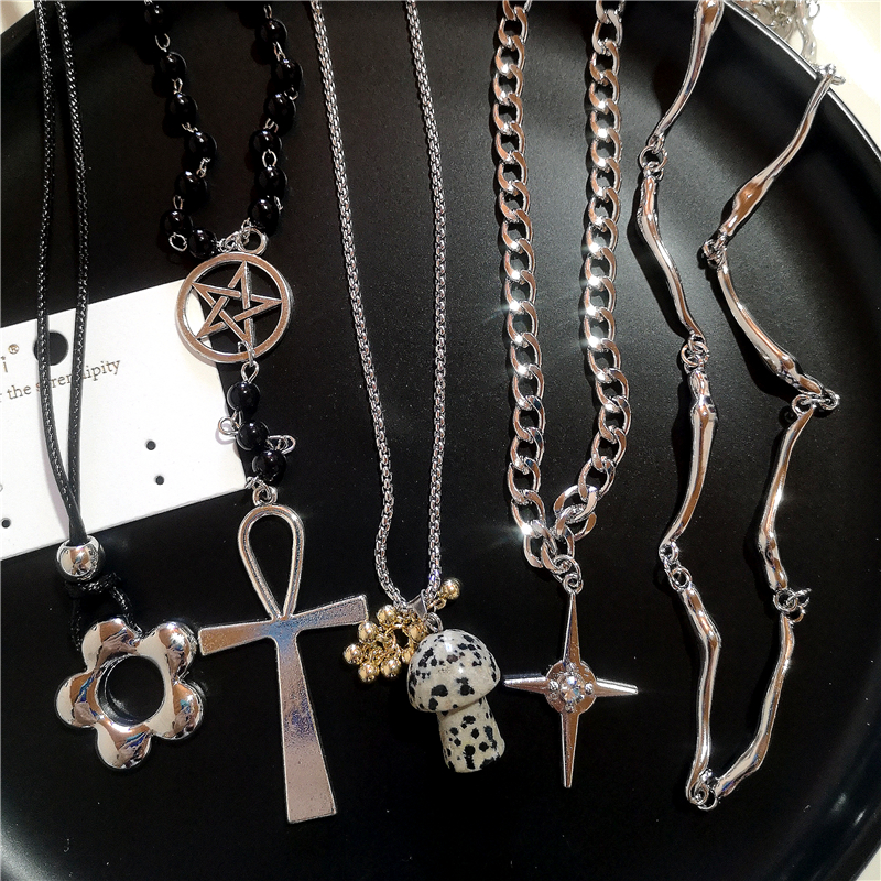Gothic Punk Stone Mushroom Flo - Women'S Accessories In The 90S avis et prix