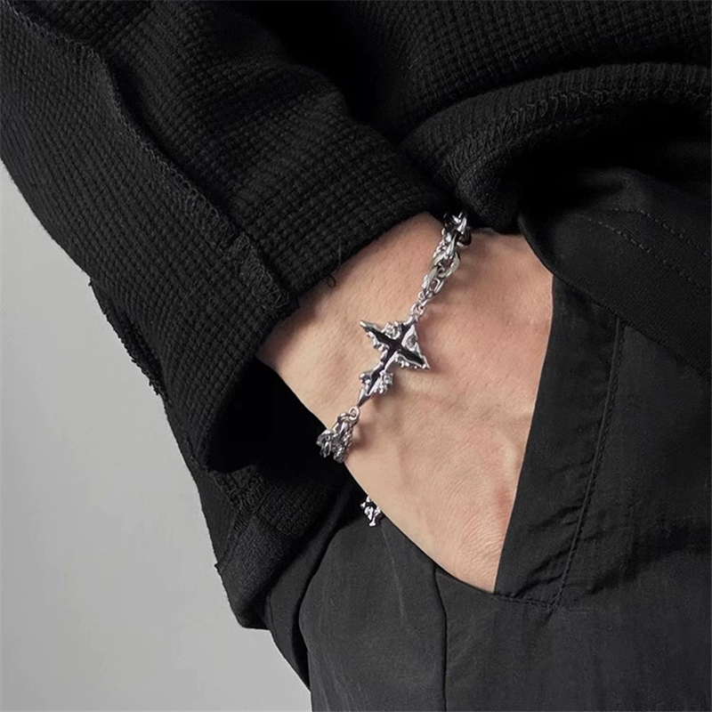Punk Black Cross Pendant Chain - Women'S Accessories In The 90S avis et prix