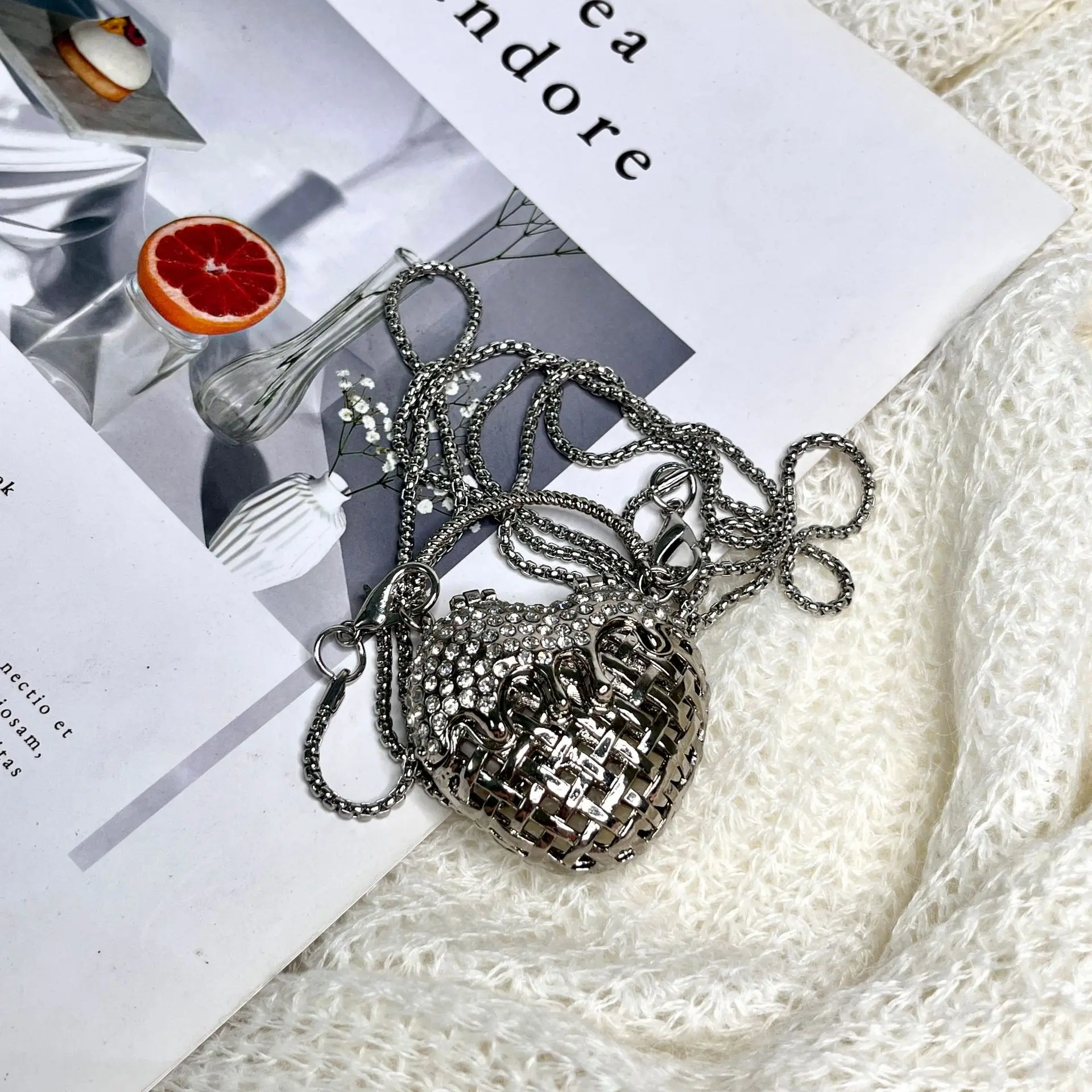Designer Hollowed Out Heart- H - Women Accessories Pack avis et prix