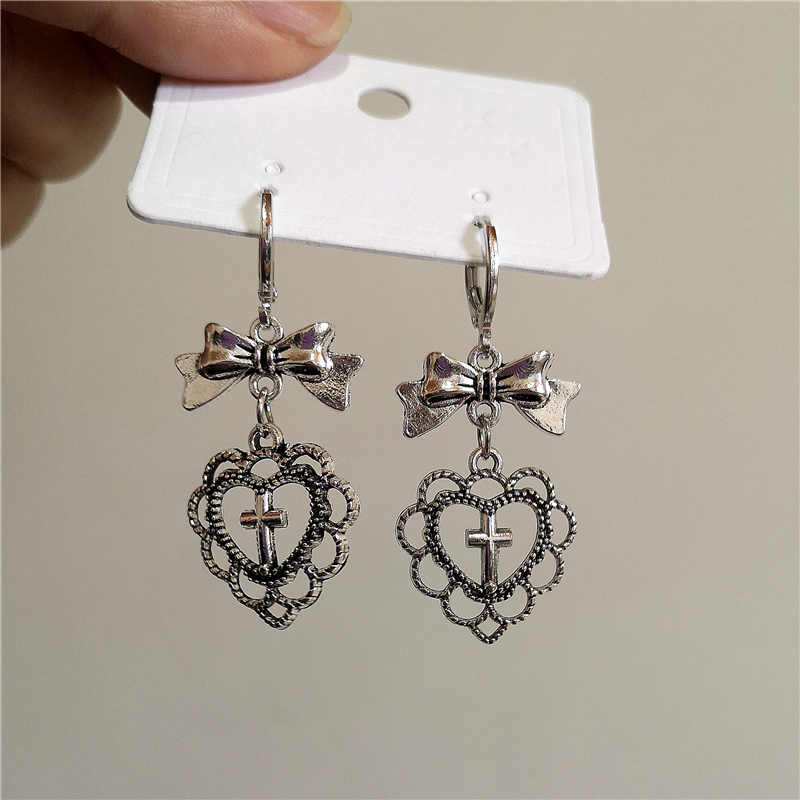 Gothic Vintage Love Heart Cros - Women'S Accessories In The 90S avis et prix