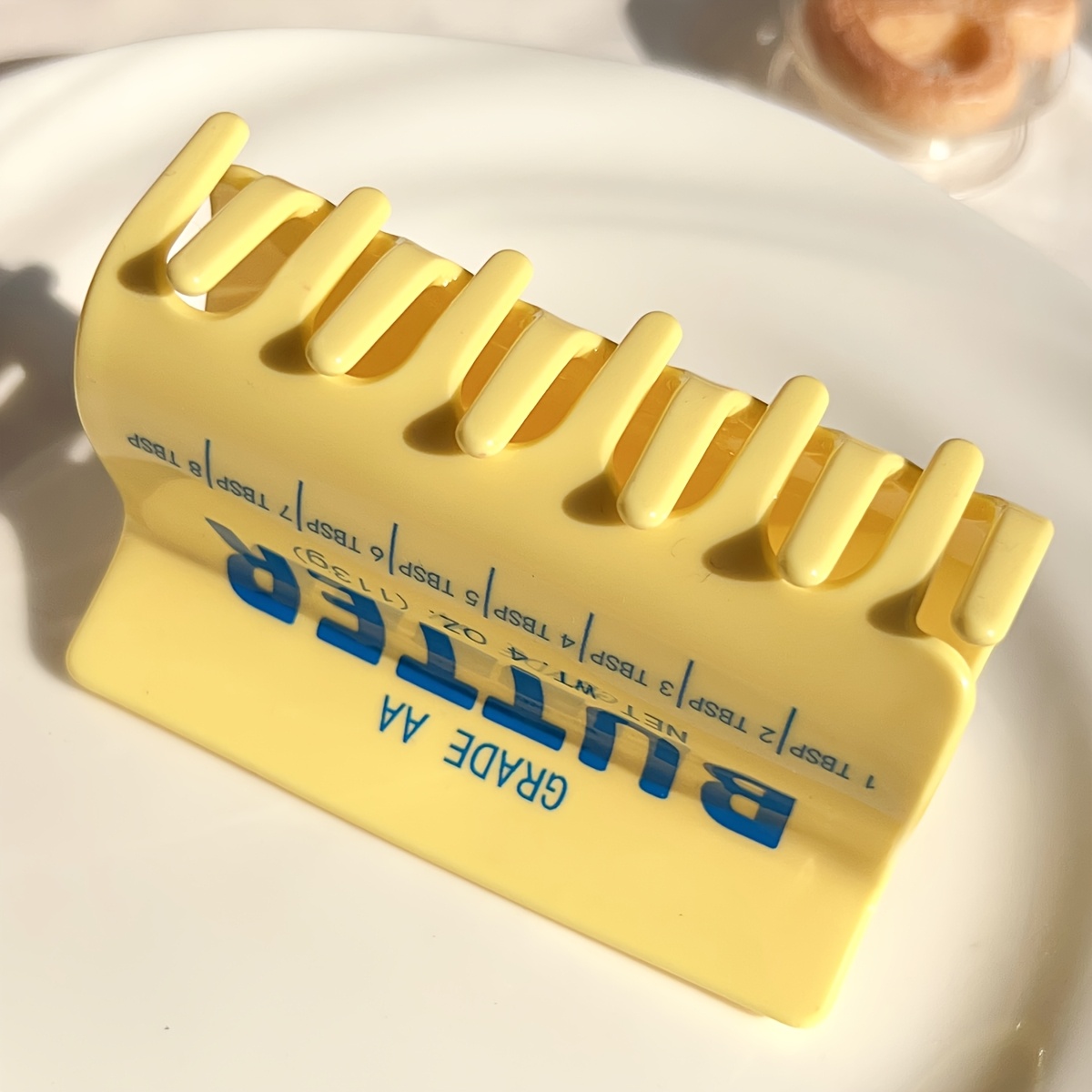 Cute Butter Shaped Hair Claw C - Butter Yellow Women'S Accessories avis et prix