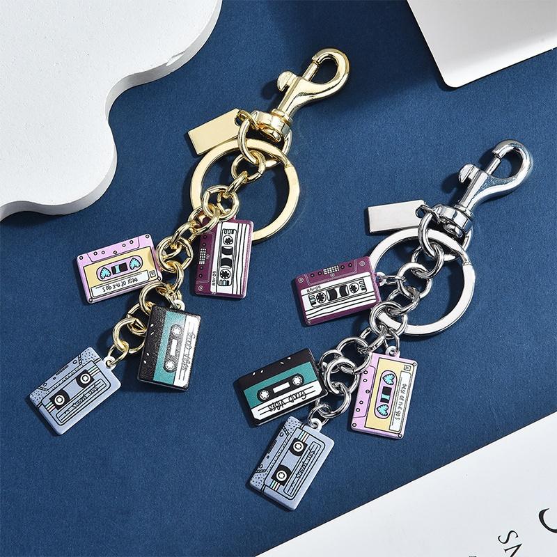 Vintage Cassette Tape Keychain - Women'S Accessories In The 90S avis et prix